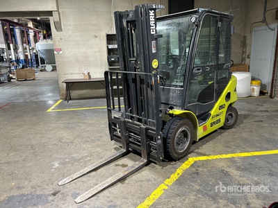 Clark 25D 4800 lb Pneumatic Tire Forklift