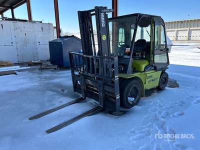 Clark C40D 3300 lb Pneumatic Tire Forklift