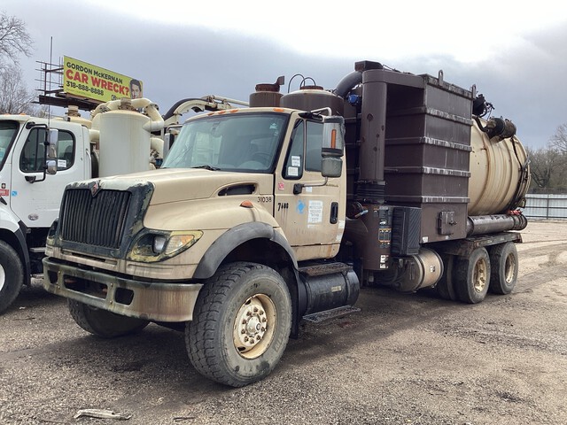 2007 International WorkStar 7600 6x4 Vacuum Tanker Truck