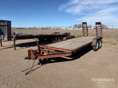 1999 Towmaster T-12DD T/A Remorque pour équipement