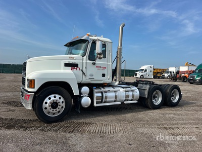 2023 Mack PI64T Pinnacle 6x4 Cabeza Tractora Cabina Corta