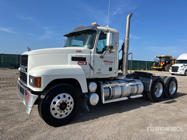 2023 Mack PI64T Pinnacle 6x4 T/A Day Cab Truck Tractor