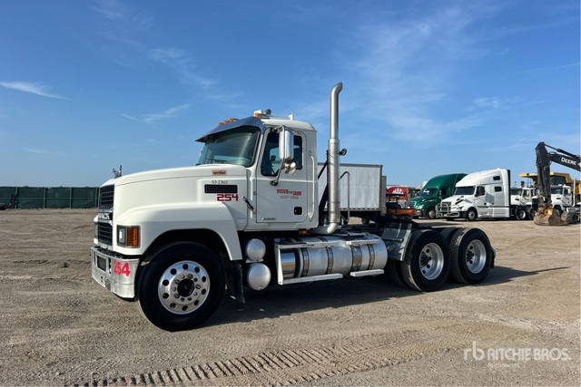 2023 Mack 64T Pinnacle 6x4 T/A Day Cab Truck Tractor