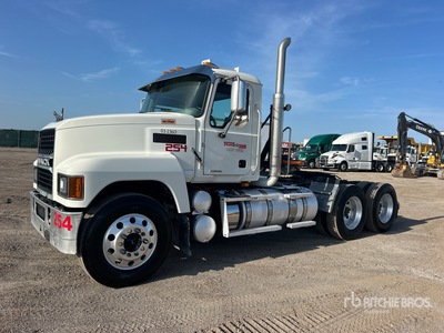 2023 Mack PI64T Pinnacle 6x4 Cabeza Tractora Cabina Corta