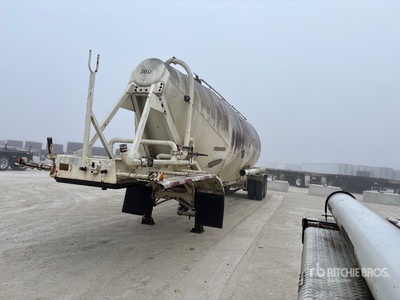 1040 cft T/A Pneumatic Bulk Trailer