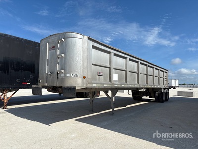 2005 Travis T/A Aluminum Remorque à benne basculante arrière (Inoperable)