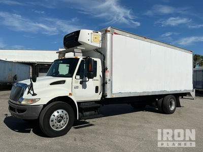 2004 International 4300 4X2 4x2 Refrigerated Truck