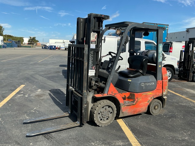 2003 Toyota 7FGCU25 4500 lb Cushion Tire Forklift