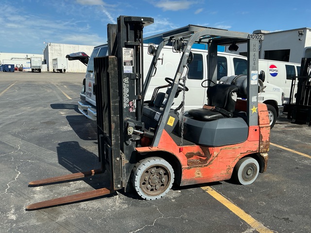 2003 Toyota 7FGCU25 4500 lb Cushion Tire Forklift