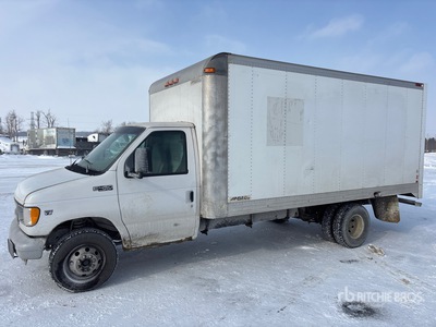 2001 Ford E-450 4x2 Van Truck