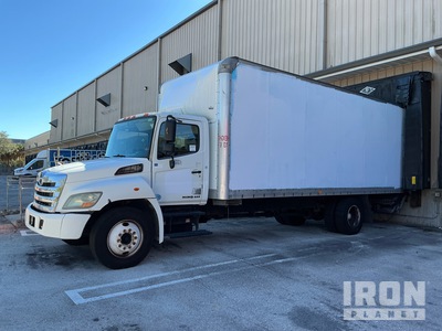 2012 Hino 268 4x2 Autocarro furgonato