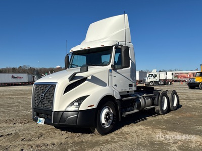 Volvo 6x4 T/A Day Cab Truck Tractor