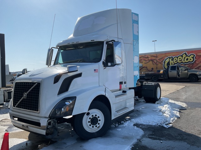 2017 Volvo VNL 4x2 S/A Day Cab Truck Tractor (Inoperable)