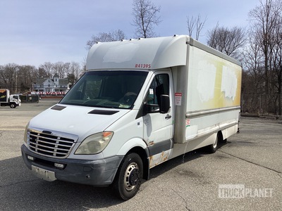 2009 Freightliner Sprinter 3500 4x2 Van Truck