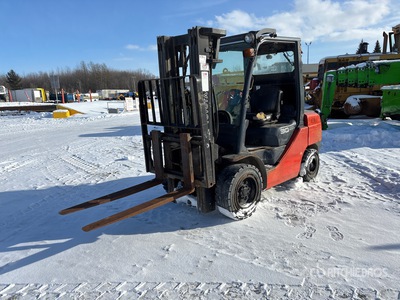 2007 Toyota 8FGU30 5820 lb Cushion Tire Forklift (Inoperable)