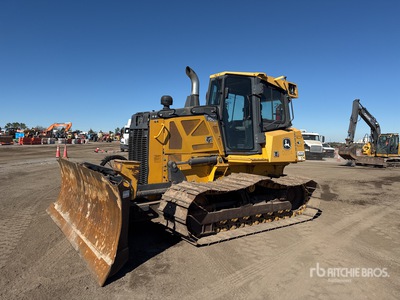 2017 John Deere 700K Bouteur sur chenilles