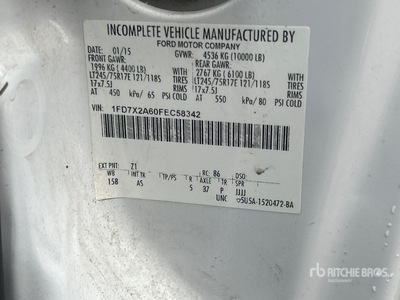 2015 Ford F-250 4x2 Extended Cab Cab and Chassis