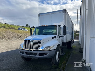2013 International 4000 4x2 Furgonetka (Inoperable)