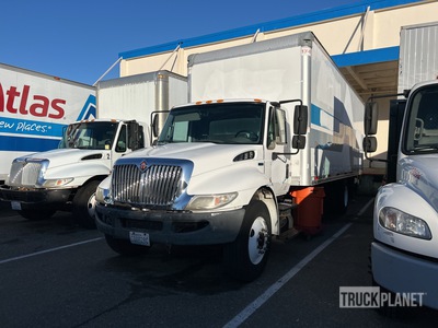 2013 International 4000 4x2 Furgonetka (Inoperable)