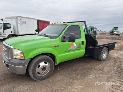 2006 Ford F-350 XL 4x2 Camion à Plateau