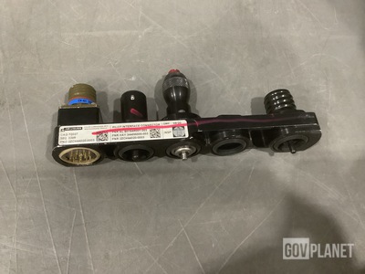 (3) Air Liquide 2ZCH44020-0003 Pilot Interface Connectors