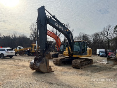 2011 John Deere 200D LC Pelle Hydraulique sur Chenilles