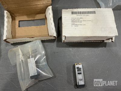 (7) Vivisun 99-542-6KN-12529 Push Switches