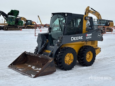 2019 John Deere 320G Chargeuse à direction à glissement