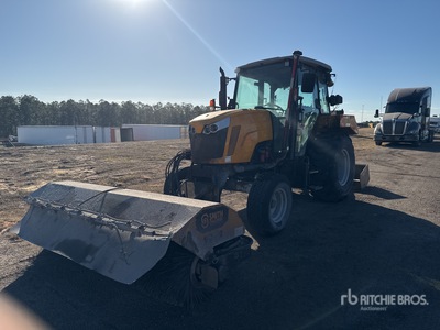 2016 Massey Ferguson 4607M broom tractor 清掃用トラクター