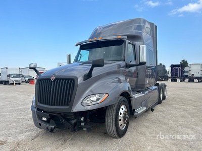 2023 International LT625 6x4 Tracteur routier couchette