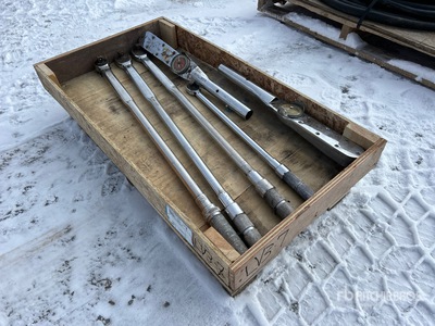 Quantity of (6) Torque Wrench ハンドツール