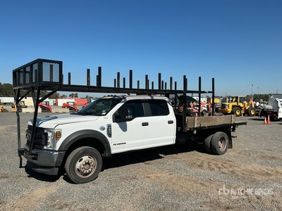 2019 Ford F-550 4x4 Crew Cab Ciężarówka z płaską platformą