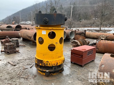 Lot of 880MM Automatic Casing Drive Adaptor, (2) 30" Rock Auger Attachments, 30" Digging Bucket, 30" Core Barrel, Casing Varios, Equipo de perforacion - Fits Foundation Drill