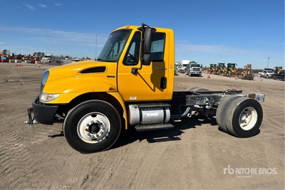 2011 International 4300 4x2 Cabine et châssis