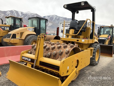 2006 Cat CP-433E ضاغطة التربة باربع عجلات