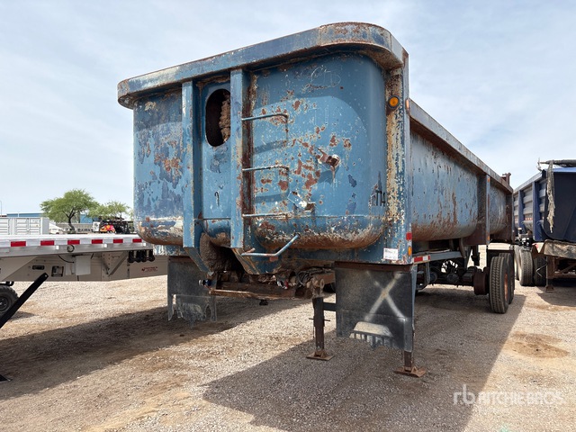 1978 Clement 30 ft T/A Frameless Demolition End Dump Trailer