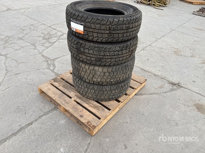 Quantity of (4) 275/70R18 Neumáticos