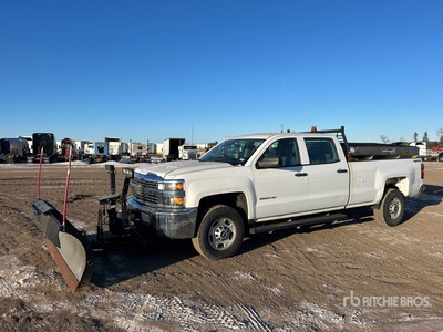 2015 Chevrolet Silverado 2500HD 4x4 Crew Cab Autocarro spazzaneve