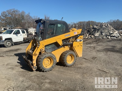 2015 Cat 232D Two-Speed Minicargadora