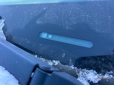 2015 Chevrolet Silverado 2500HD 4x4 Crew Cab Autocarro spazzaneve