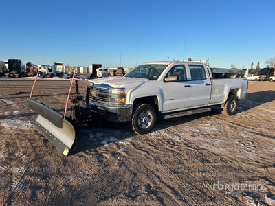2015 Chevrolet Silverado 2500HD 4x4 Crew Cab Snow Plow Truck