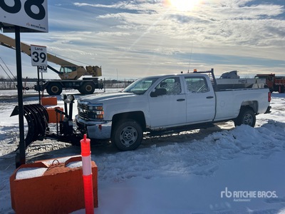 2015 Chevrolet Silverado 2500HD 4x4 Crew Cab Snow Plow Truck