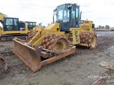 2014 Cat 815F Series II Compacteur de sol 4 roues