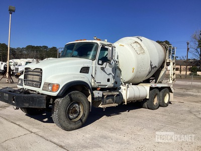 2003 Mack GU713 6x4 Betoniera