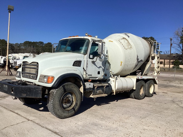 2003 Mack GU713 6x4 Mixer Truck