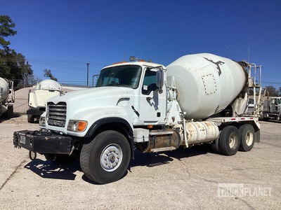 2003 Mack CV713 6x4 Betoniera