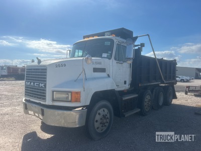1998 Mack CH613 8x4 Tri/A Dump Truck