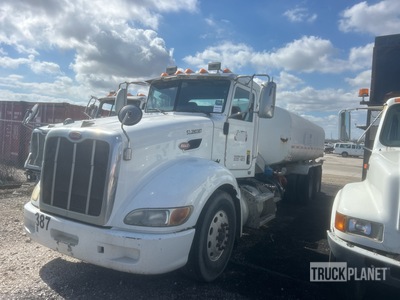 2011 Peterbilt 386 6x4 Water Truck