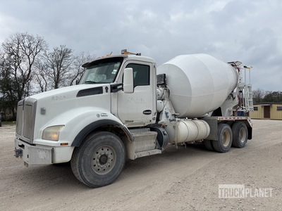 2016 Kenworth T800 6x4 Mixer Truck
