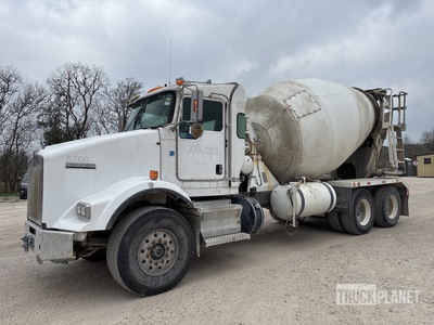 2015 Kenworth T800 6x4 Mixer Truck